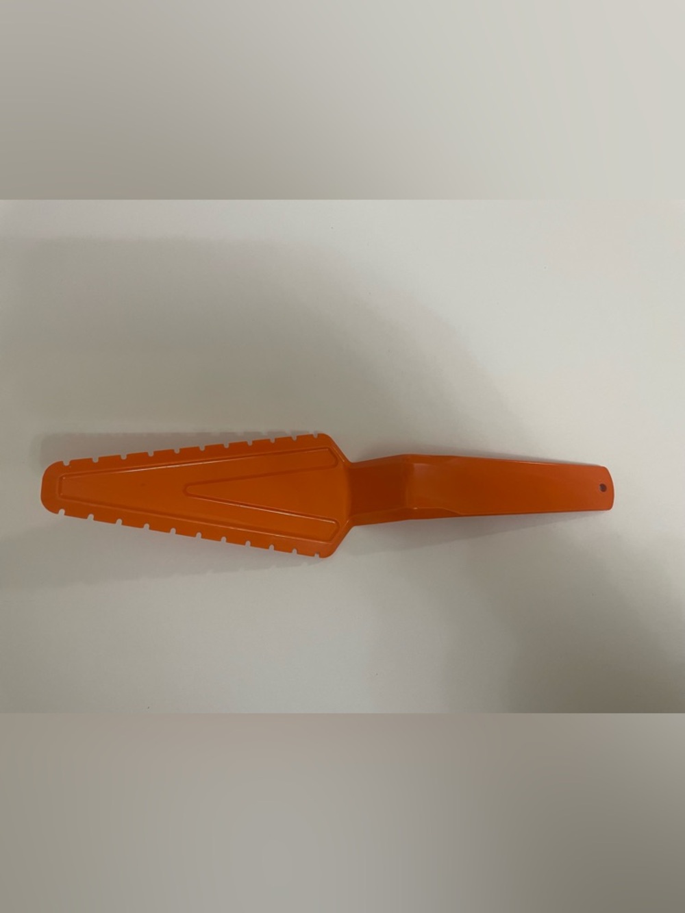 Vintage Tupperware Cut and Serve #1228  Orange Serrated Pie Cake Cutter Server